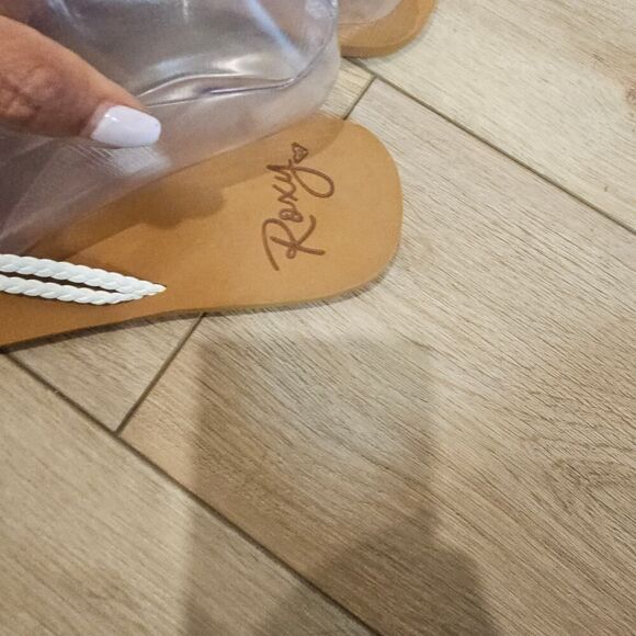 Roxy White Flip Flops Size 8 - Picture 4 of 5